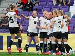 阿尔瓦雷斯谈欧冠争议点球：我看了一千次，如果